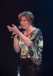 Amsterdam 2 april 2013
Liesbeth List krijgt uit handen van Mies Bouwman de radio Nostalgia ouvre award in het nieuwe de la mar theater. Myrna Goossen
Peter Smulders bv