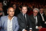 Amsterdam 2 april 2013
Liesbeth List krijgt uit handen van Mies Bouwman de radio Nostalgia ouvre award in het nieuwe de la mar theater. Peter Rehwinkel met partner en Jacques d Ancona
Peter Smulders bv