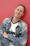 Amsterdam 20 juli 2004
Perspresentatie SBS ^ NET5 en Veronica.
Piet Paulusma
Peter Smulders bv