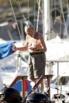 Porto Ercole 9 Juni 2004
Prins Bernhard met been in verband op de Jumbo VI
Peter Smulders BV