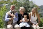 Tavernelle 9 juli 2004
Fotomoment op vakantie bij Prins Willem Alexander Maxima en prinses Amalia met hond mac 
Peter Smulders bv