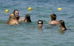 St Tropez 23 juli 2004
Harry Mens met zijn ex vrouw Suze Mens en 3 kinderen bij club 55 in  St Tropez.
Peter Smulders bv