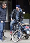 Amsterdam 28 maart 2013
Sven Kramer op zijn fiets in amsterdam zuid.
Peter Smulders bv
