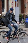 Amsterdam 28 maart 2013
Sven Kramer op zijn fiets in amsterdam zuid.
Peter Smulders bv