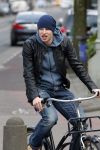 Amsterdam 28 maart 2013
Sven Kramer op zijn fiets in amsterdam zuid.
Peter Smulders bv