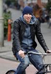 Amsterdam 28 maart 2013
Sven Kramer op zijn fiets in amsterdam zuid.
Peter Smulders bv