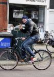 Amsterdam 28 maart 2013
Sven Kramer op zijn fiets in amsterdam zuid.
Peter Smulders bv