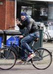 Amsterdam 28 maart 2013
Sven Kramer op zijn fiets in amsterdam zuid.
Peter Smulders bv