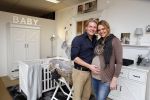 Enter 10 april 2013
Thomas Berge en zijn zwangere  vriendin Myrthe Milius zoeken kinderkamer uit bij babypark.
Peter Smulders