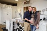 Enter 10 april 2013
Thomas Berge en zijn zwangere  vriendin Myrthe Milius zoeken kinderkamer uit bij babypark.
Peter Smulders