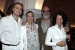 Amsterdam 11 juli 2004
  show van Wolford in het vAmstel hotel.  
Willem met vrouw en dochter
Peter Smulders bv