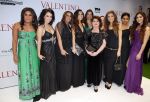 Amsterdam 18 maart 2013
Premiere Valentino in Tuschinski met in de hoofdrollen Najib Amhali Elise Schaap Johnny de Mol en Yolanthe Sneijder Cabau. Yolanthe met moeder schoonmoeder zussen en vriendinnen
Peter Smulders bv