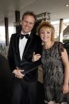 Amsterdam 13 april 2013
Gala voor Ronald Mc Donald in het okura. Yvon jaspers met niewe look en man
Peter Smulders bv
