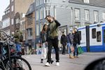 Amsterdam 16 maart 2015
Arie Boomsma met zijn nieuwe vriendin Romy Houwer in Amsterdam en bij zijn huis/appartement