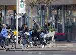 Amsterdam 16 maart 2015
Arie Boomsma met zijn nieuwe vriendin Romy Houwer in Amsterdam en bij zijn huis/appartement