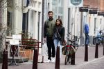 Amsterdam 16 maart 2015
Arie Boomsma met zijn nieuwe vriendin Romy Houwer in Amsterdam en bij zijn huis/appartement