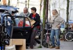 Amsterdam 7 maart 2015
Bas v Veggel en de ouders van Lieke v Lexmond bij verhuizen naar het nieuwe huis van Lieke en Bas