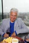 Amsterdam 24 maart 2015
presentatie het grote songfestival boek door Richard v d Crommert en Dave Boomkens in het double three hotel. Ben Cramer