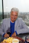 Amsterdam 24 maart 2015
presentatie het grote songfestival boek door Richard v d Crommert en Dave Boomkens in het double three hotel. Ben Cramer