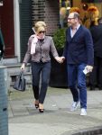 Amsterdam 14 maart 2015
Connie Breukhoven met haar vriend Eugene v Dun op de cornelis schuytstraat