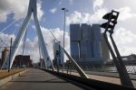 Rotterdam 1 maart 2015
Madonna en vriend Timo Scheffers hebben een penthouse gekocht in het nieuwe gebouw de Rotterdam naast Hotel New York in . Madonna wil vanaf hier met haar prive vliegtuig haar tour gaan maken. Het Penthouse is 750m2 met een dakterras van 70m2
