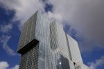 Rotterdam 1 maart 2015
Madonna en vriend Timo Scheffers hebben een penthouse gekocht in het nieuwe gebouw de Rotterdam naast Hotel New York in . Madonna wil vanaf hier met haar prive vliegtuig haar tour gaan maken. Het Penthouse is 750m2 met een dakterras van 70m2