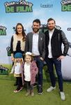 Amsterdam 22 maart 2015
Premiere Shaun het schaap in Tuschinski.
Evelien Bosch met .. en kinderen