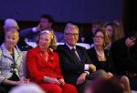 Amsterdam 8 maart 2015
Modeshow Paul Schulten in het Okura.
oa aanwezig Christine Kroonenberg met vriend Christina Curry Hank Heijn Geert ( vriend Edgar Vos) Harrie Mens met zijn buurvrouw en dochter Suze.