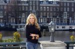 Amsterdam 13 maart 2015
Graciela l'Ami met haar boek over haar leven met Fernando Ricksen in het Amstel hotel.
Ook haar vriend en zoon zijn aanwezig.