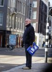Amsterdam 11 maart 2015         
Hugo Metsers stapt in de tram