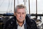 Volendam 5 maart 2015  
Jaap Buijs arriveert in zijn Bentley op de dijk