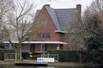 Amsterdam 15 maart 2015
Jaap v Zweden is zijn huis aan het water/gracht aan het verbouwen.