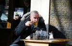 Amsterdam 12 maart 2015
Jeroen v Koningsbrugge en Georgina Verbaan op terras en op straat in Amsterdam.