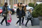 Amsterdam 30 maart 2015  
Jorinde Moll met kinderen op de cornelis schuytstraat