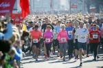 Den Haag 8 maart 2015Katja Schuurman loopt de city pier city loop CPC van 10 km voor haar tv programma. Marco Koers vergezelt haar.