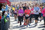 Den Haag 8 maart 2015Katja Schuurman loopt de city pier city loop CPC van 10 km voor haar tv programma. Marco Koers vergezelt haar.