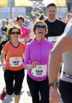 Den Haag 8 maart 2015Katja Schuurman loopt de city pier city loop CPC van 10 km voor haar tv programma. Marco Koers vergezelt haar.