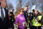 Den Haag 8 maart 2015Katja Schuurman loopt de city pier city loop CPC van 10 km voor haar tv programma. Marco Koers vergezelt haar.