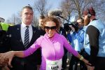 Den Haag 8 maart 2015Katja Schuurman loopt de city pier city loop CPC van 10 km voor haar tv programma. Marco Koers vergezelt haar.