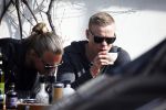 Amsterdam 17 maart 2015
Kolbeinn Sigthorsson met een kennis op terras