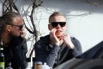 Amsterdam 17 maart 2015
Kolbeinn Sigthorsson met een kennis op terras