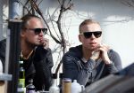 Amsterdam 17 maart 2015
Kolbeinn Sigthorsson met een kennis op terras
