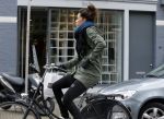 Amsterdam 27 maart 2015
Naomi v As op de fiets in Amsterdam zuid.