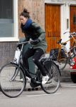 Amsterdam 27 maart 2015
Naomi v As op de fiets in Amsterdam zuid.