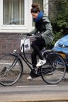 Amsterdam 27 maart 2015
Naomi v As op de fiets in Amsterdam zuid.