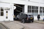 Amsterdam 31 maart 2015
Olcay Gulsen haar range Rover (auto) wordt weg gesleept.