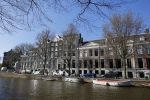 Amsterdam 31 maart 2015
Olcay Gulsen haar range Rover (auto) wordt weg gesleept.