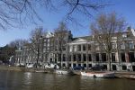 Amsterdam 31 maart 2015
Olcay Gulsen haar range Rover (auto) wordt weg gesleept.