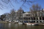 Amsterdam 31 maart 2015
Olcay Gulsen haar range Rover (auto) wordt weg gesleept.