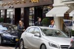 Amsterdam 9 maart 2015  
Dave Roelvink zijn moeder Lucienne en Honoria vertrekken vanaf de pc hooftstraat voor real life soap